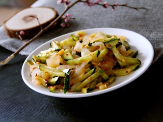 14、拉皮凉菜,装盘，可以吃了