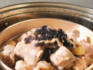 9、茶食之豆豉蒸排骨,蒸锅上汽后大火蒸20分钟左右就好了