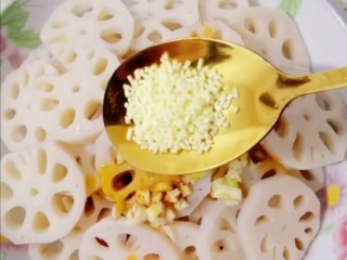 8、凉拌藕片,一小勺鸡精