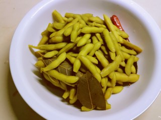 10、香辣毛豆,捞出备用