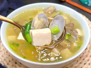 17、花蛤豆腐汤,一道鲜美的豆腐汤就做好了