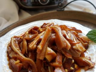 21、红油猪耳,搅拌均匀就可以了