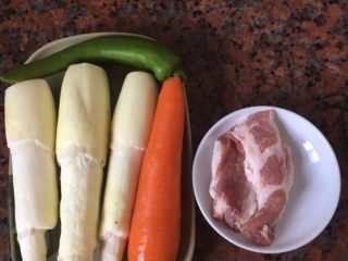 1、炒三丝,准备材料