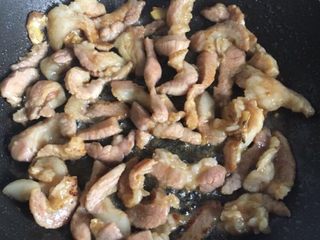 7、炒三丝,煮至收汁