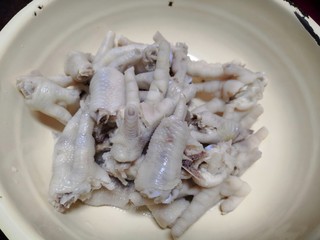 15、美味小吃，老坛酸辣鸡爪,熟了又焯过冰水的鸡爪