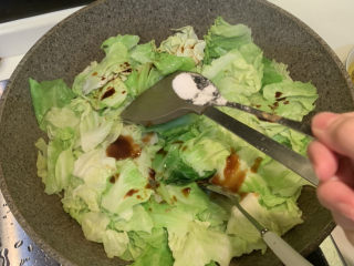 10、爆炒卷心菜,半勺盐