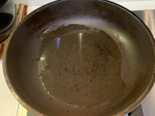 6、鸡蛋西红柿打卤面,冷锅热油