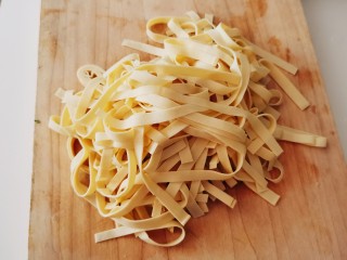 9、凉拌千张,千张切条状