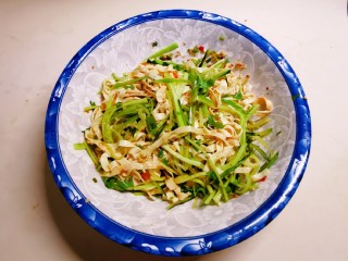 15、凉拌千张,拌匀