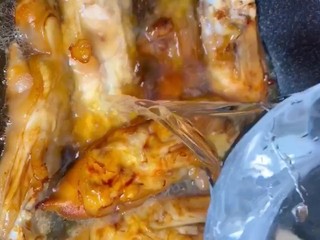 7、红烧猪蹄,再加一碗清水