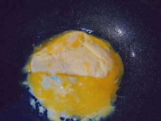 12、莴笋炒鸡蛋,两名翻转均匀