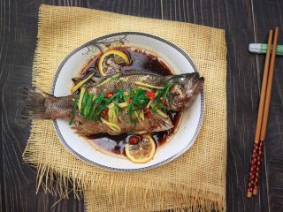 15、清蒸鲈鱼,美味就完成啦！欢迎大家多多关注和交流！