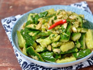 14、快手凉菜-拍黄瓜,装盘，成品图