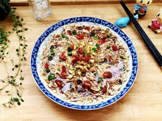 25、夏日里的开胃小凉菜➕蒜蓉炝拌金针菇,成品