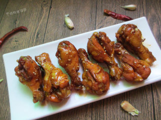 11、红烧翅根,肉质软烂味道美，剩余的汤汁不要丢，直接拌干饭吃很香