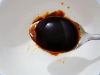 2、凉拌豆腐,蚝油两小勺