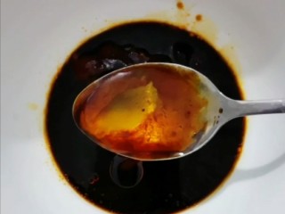 3、凉拌豆腐,香油一小勺