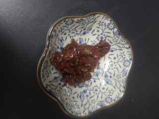 14、洋葱炒肉片,豆瓣酱20g