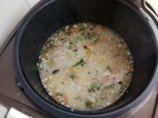 11、宝宝辅食～田园排骨粥,水要一次加足，中途不要加水