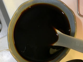 6、肠粉料汁配方,再加入半碗清水，搅拌均匀