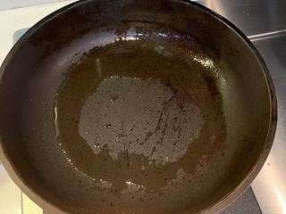 9、肠粉料汁配方,锅里留好葱油