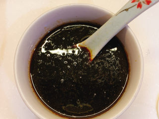 11、肠粉料汁配方,做好肠粉后，直接淋上料汁，吃不完可以放冰箱，之后再用