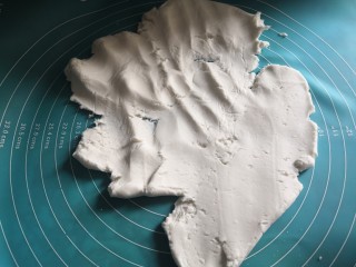6、心太软,用手搓开。