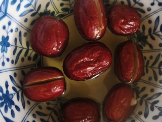 16、心太软,看看外皮饱满了吧(捞出沥水稍微晾干)。