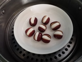 19、心太软,锅里水烧开再放锅里蒸。