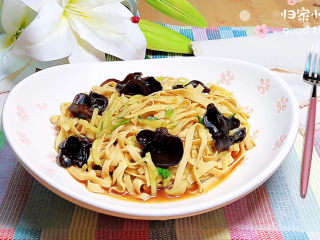 17、凉拌千张,夏日炎炎,来一盘非常治愈哟!