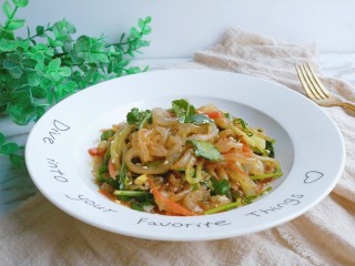 11、凉拌海蜇,完成。