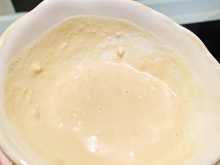 3、腐乳蒸鸡,搅拌均匀成腐乳汁待用