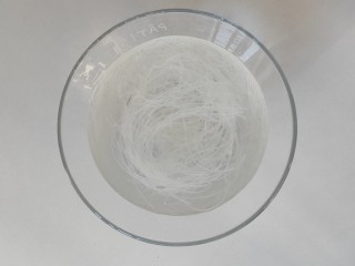 5、蒜蓉小油菜,粉丝泡软