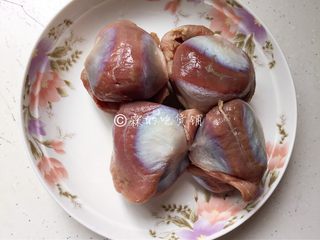 1、卤水鹅胗,鹅胗。