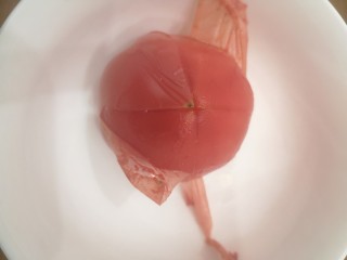 5、菌菇豆腐汤,番茄去皮