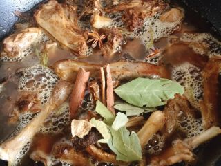 10、啤酒鸭,放入各配料