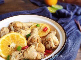 14、酸辣爽口的柠檬鸡翅根,浸泡一夜后第二天食用比较能够入味,当场浸当场吃绝对是没有味道的哦。