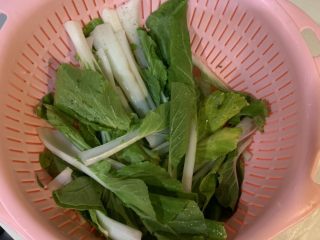 3、白菜排骨汤,白菜洗干净沥干