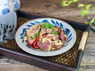 14、麻辣拌,装盘即可食用，简单快手。