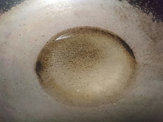 16、手撕鸡胸肉,重新起锅热玉米油