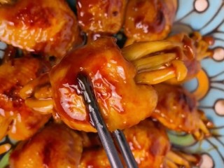 16、（家常菜）鸡翅包白玉菇,鸡翅包菇制作完成