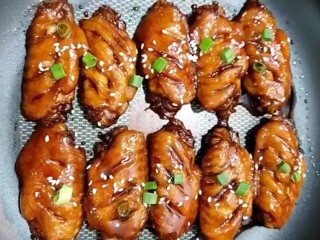 8、可乐鸡翅,美味的可乐鸡翅做好