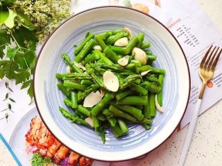 21、芥末芦笋拌百合,成品图