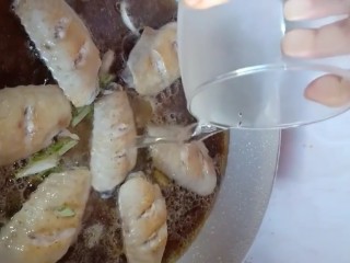 5、可乐鸡翅,加半罐的可乐，半杯清水