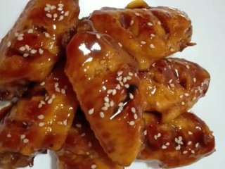 9、可乐鸡翅,撒上芝麻即可
