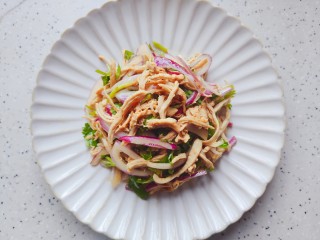 20、手撕鸡胸肉,装盘