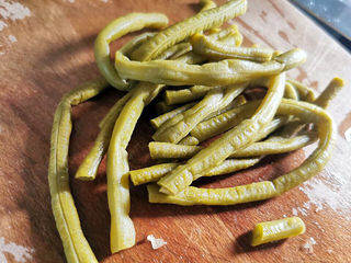 4、黄瓜凉拌金针菇,酸豆角