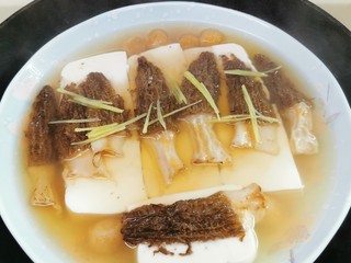 6、羊肚菌蒸豆腐,出锅。