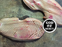 2、炒猪腰花怎么做才能去腥臊味？ ,买来腰花先要将其中间的位置切开，然后将中间的白色的筋去掉，这个白色的筋是臭腺，这些都是腥臊的部位。要想去腥必须先把它去掉才可以。猪腰从侧面切开两半。