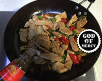 19、炒猪腰花怎么做才能去腥臊味？ ,放进1勺蚝油。